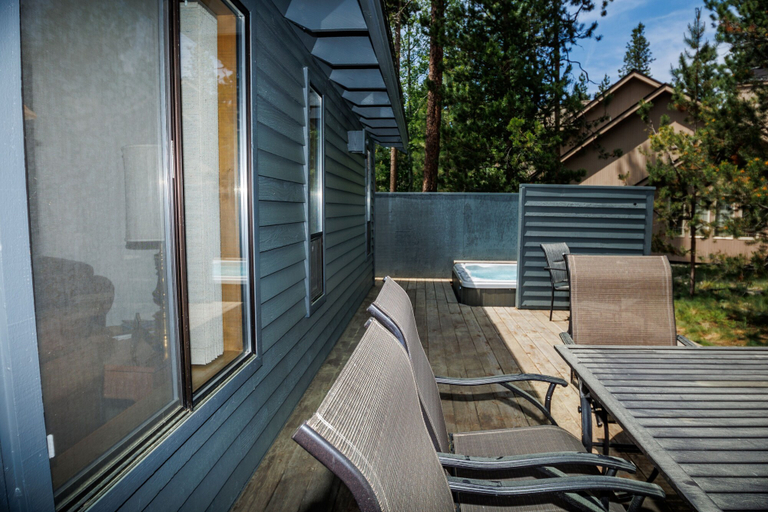 Terrace/patio 3, Blue Goose 16 4 Bedroom Home, Deschutes