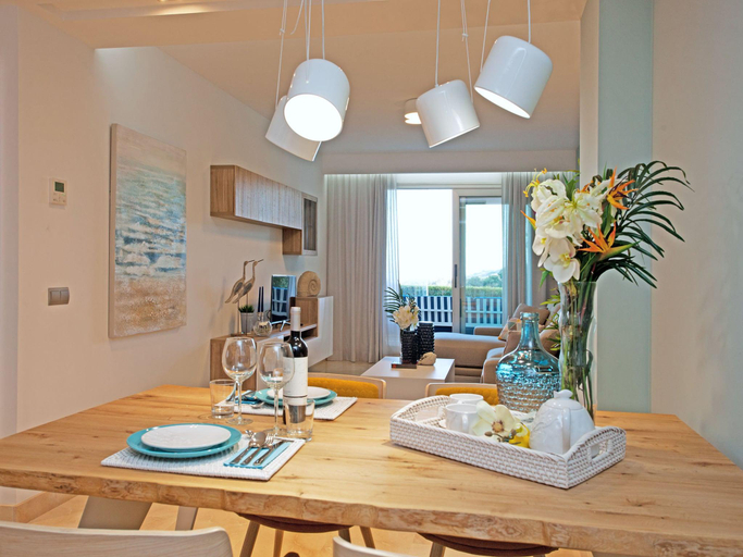 5, Modern Apartment with Pool, Málaga