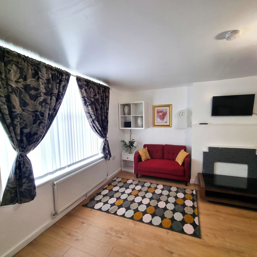 Living area 3, Forge Lane Cozy Apartment, Medway
