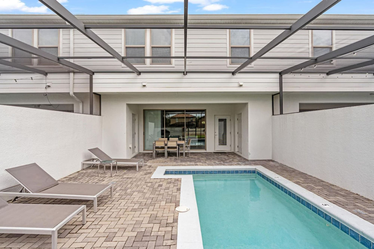 Room 4, Spacious 5BR Villa with Private Pool near Disney, Osceola