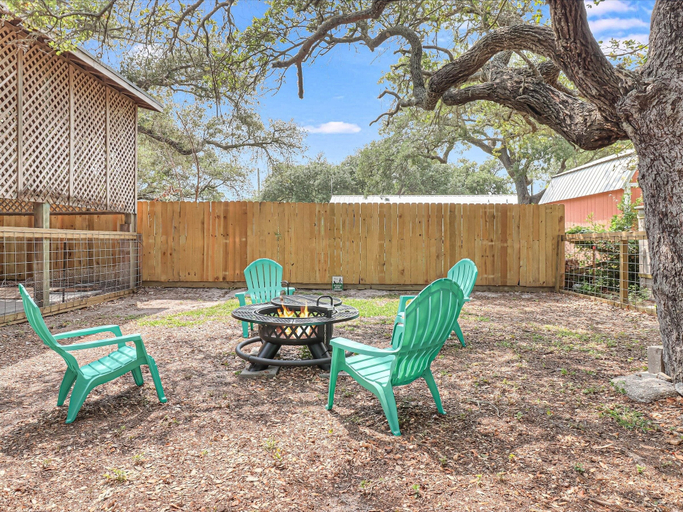 Property grounds 2, Bahia Oz Rp105 3 Bedroom Home by RedAwning, Aransas
