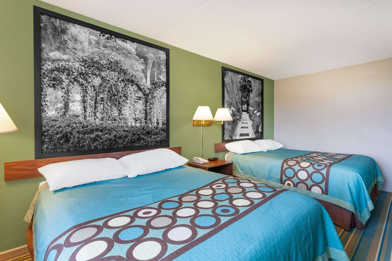 Bedroom 2, Super 8 by Wyndham Harrisburg Hershey West, Dauphin