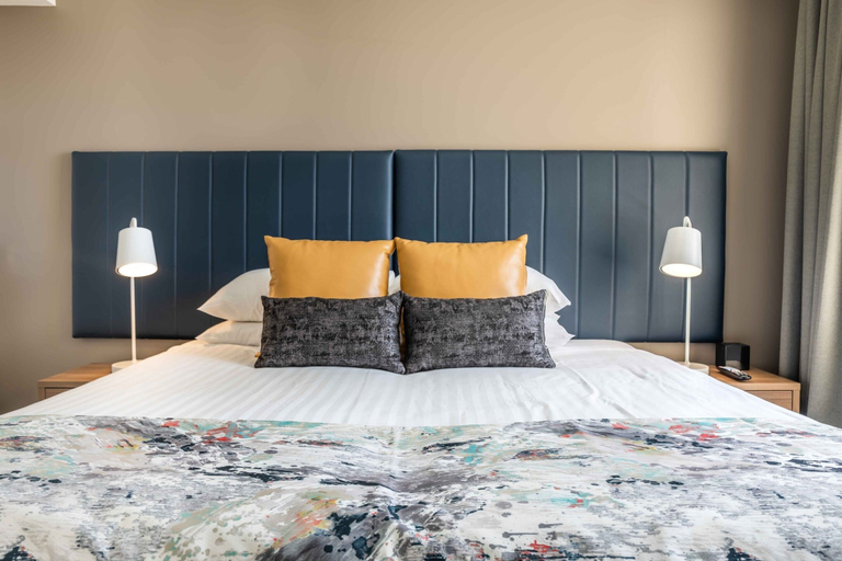 Room 4, Central Located 1-bed With Gym, Sauna and Pool, Sydney
