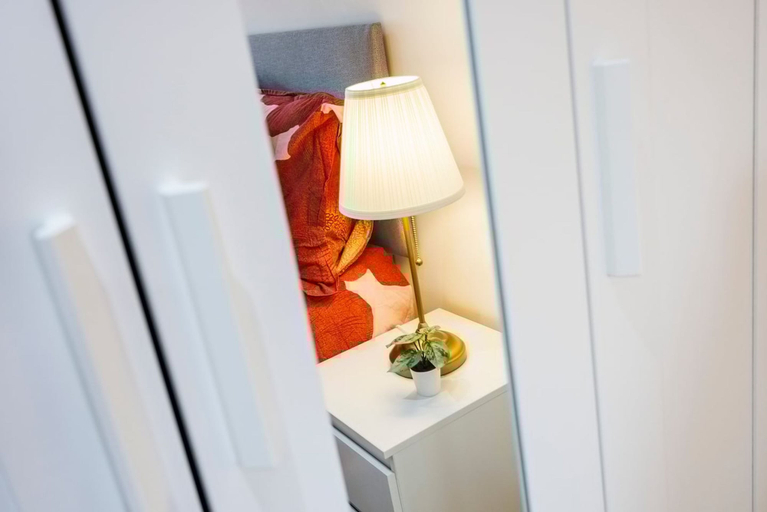 Room 3, 2 Bedroom Charming Magnificent Flat, London