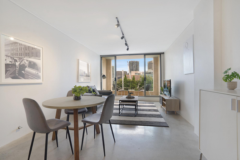 Others 4, Central 1-Bedroom Apartment with City Views, Sydney