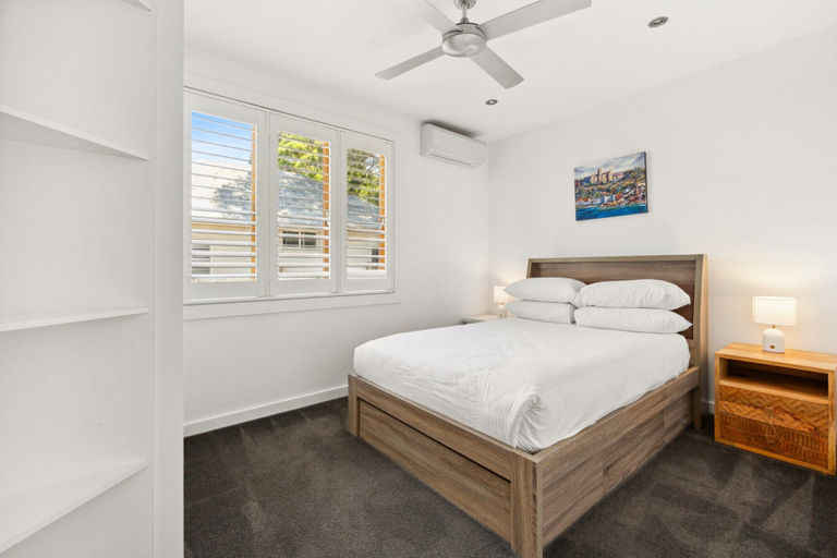 Room 2, Elegant 3-bed Home With Games Room, Sydney