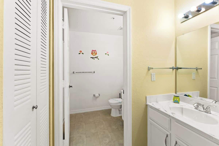 Interior 5, Relaxing 3BR Haven for 8 at Seven Dwarfs, Osceola