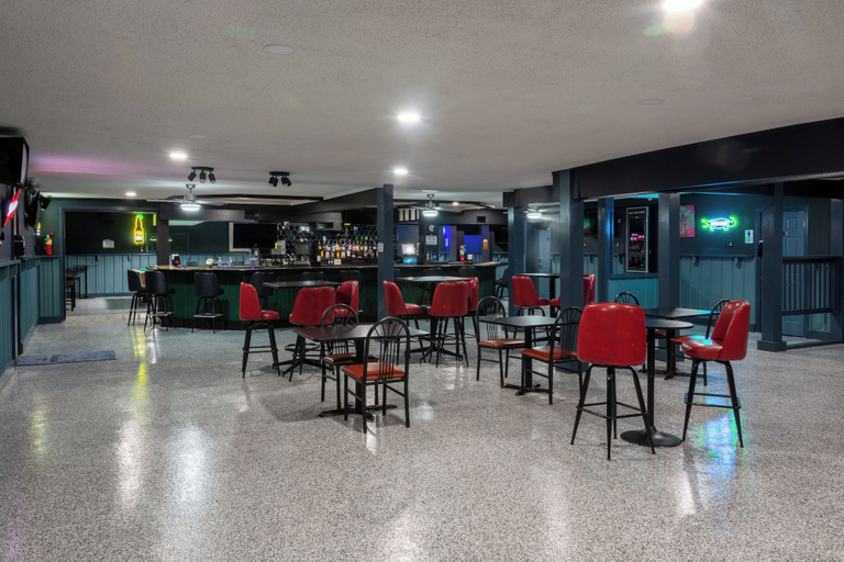 Food & Drinks 5, Budget Inn & Suites, East Baton Rouge