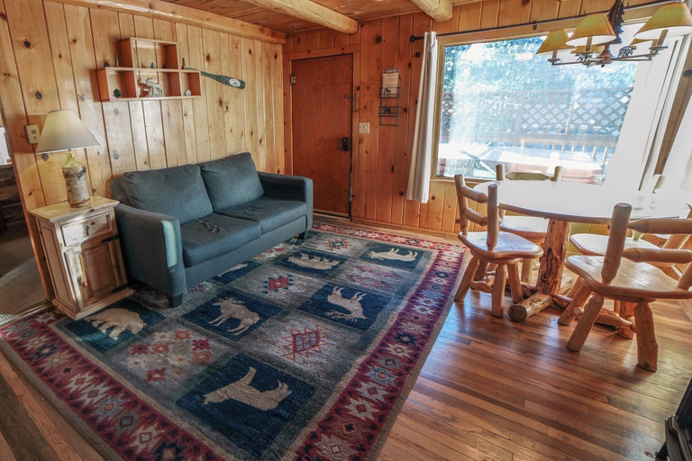Living area 4, Lazy R Cottages: 3 1 Bedroom Cabin, Larimer