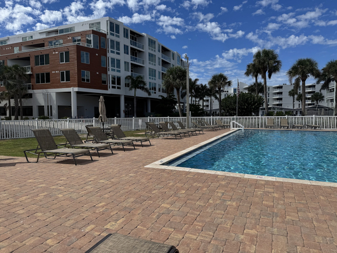 Pool 4, Siesta Treasure #4 2 Bedroom Condo, Sarasota