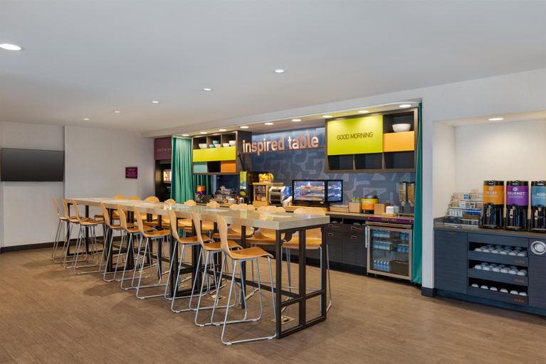 Food & Drinks 5, Home2 Suites by Hilton Milwaukee Brookfield, Waukesha