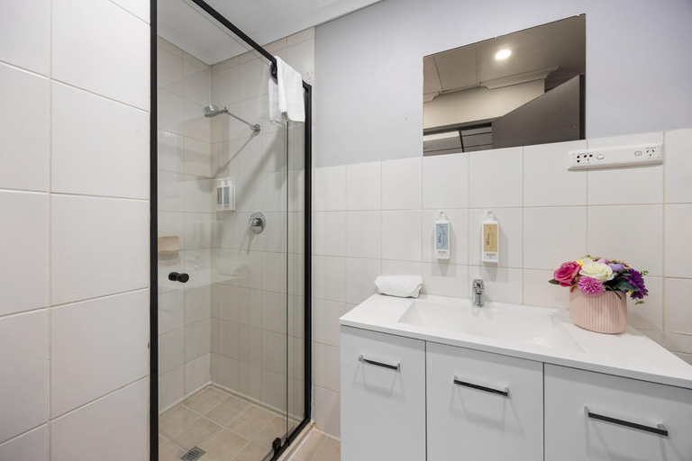 Bathroom 4, Cosmo On Bank, Adelaide