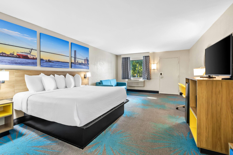 Bedroom 3, Days Inn by Wyndham Goose Creek, Berkeley