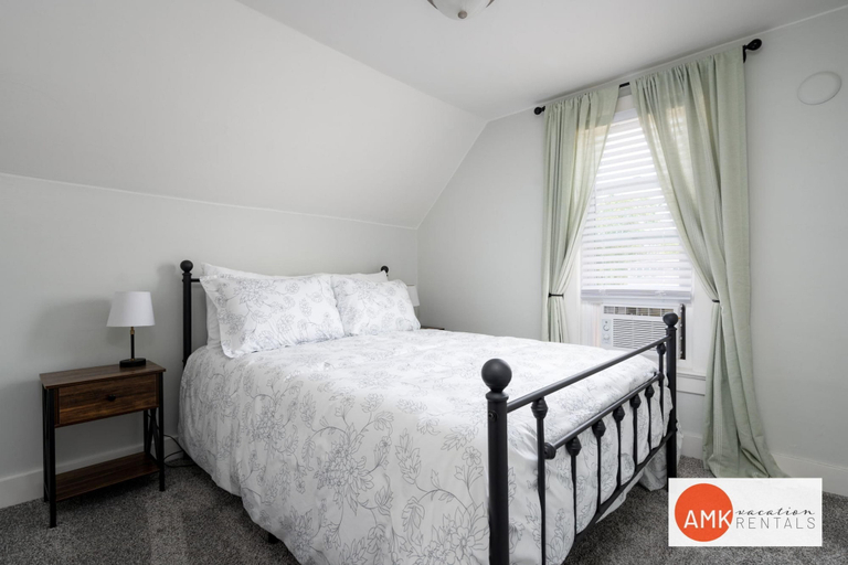 Room 3, Holland Hideaway in Holland, Ottawa