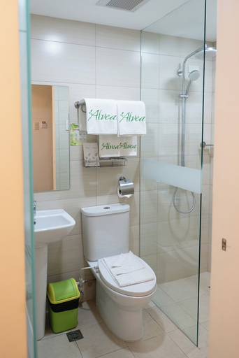 Bathroom, Alvea Hotel, Puerto Princesa City
