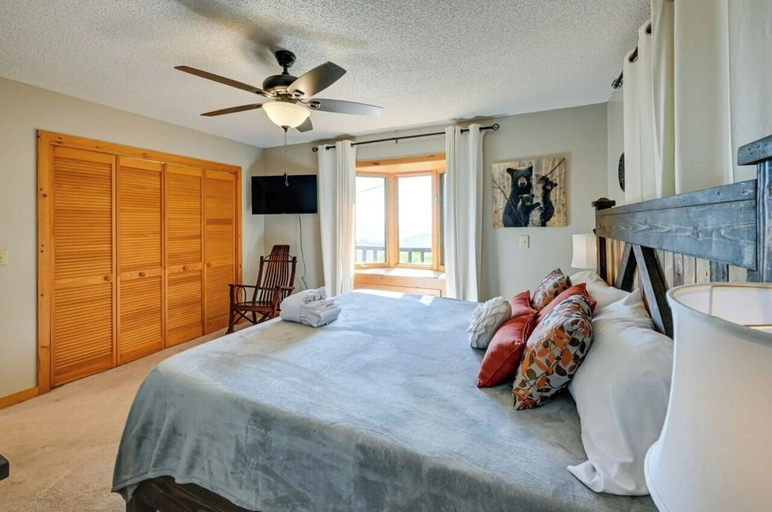 Floor plan 2, Mountain-view Retreat w/ Fire Pit & EV Charger, Jackson