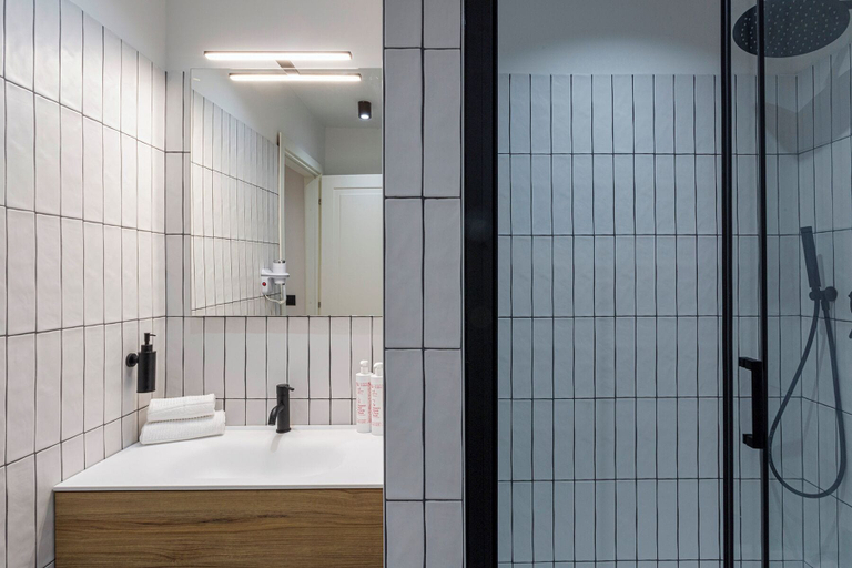 Bathroom 5, The Designer's Flat by Wonderful Italy, Genova