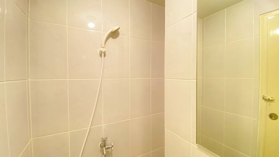 Bathroom 4, Great Deal And Scenic Studio At Tokyo Riverside Pik 2 Apartment, Tangerang