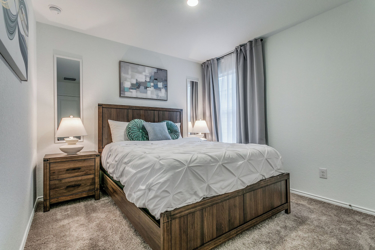 Room 2, Axis Hill, Comal