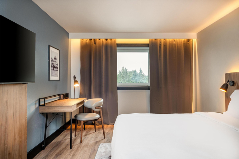 Bedroom 3, Golden Tulip CDG Airport Roissy, Val-d'Oise