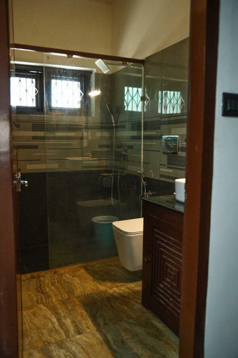 Bathroom 3, Ocean Queen Palace, Thiruvananthapuram