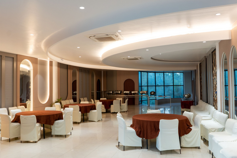Food & Drinks 5, Grand Sarovar Portico, Latur