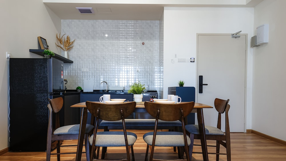 Food & Drinks, The Quartz Residence By I Housing, Malacca City