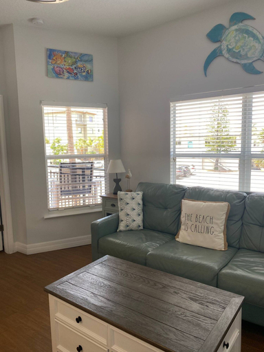 Room 5, Beachy Keen-steps to the Beach, Pinellas