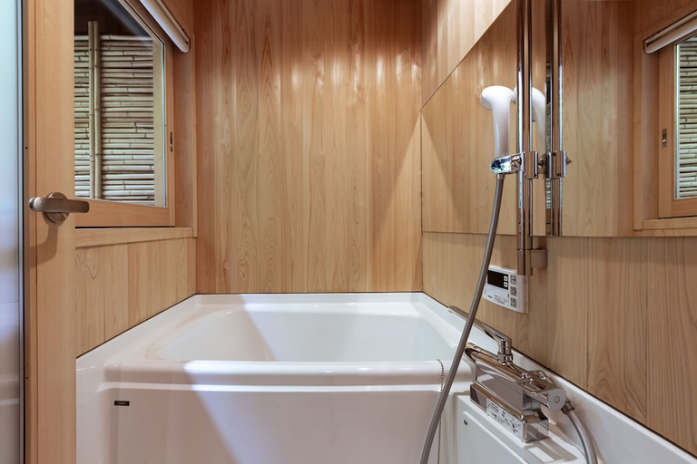 Bathroom 5, Rinn Tenjincho, Kyoto