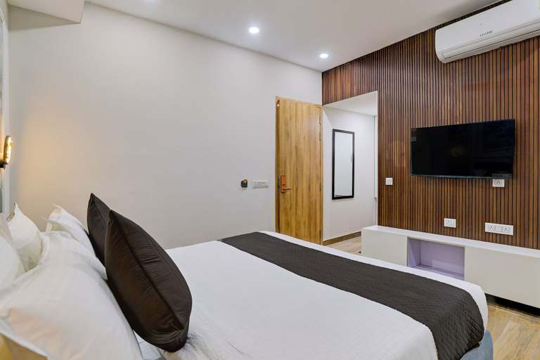 Room 4, Raasha Premier, Sector 19, Noida, Gautam Buddha Nagar