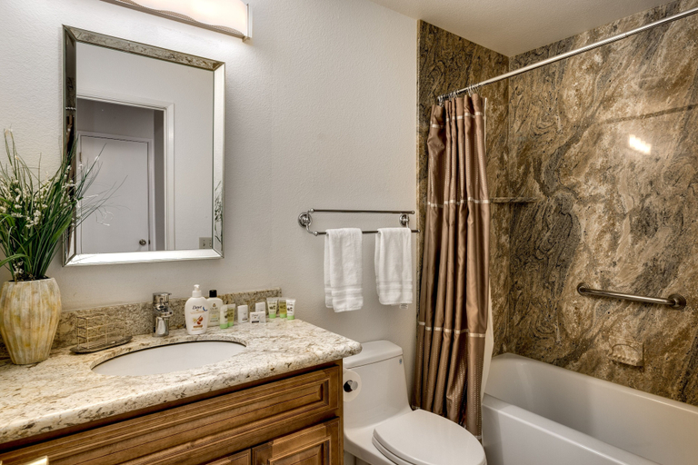 Bathroom 3, Spacious Riverfront 3 Bedroom Home, El Dorado