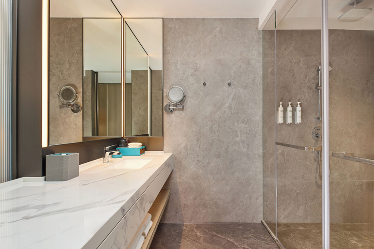 Bathroom 4, Courtyard By Marriott Zhuhai, Zhuhai