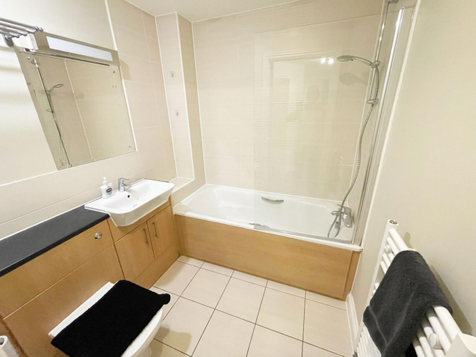 Bathroom 3, Travaal - A 2 Bedroom Apartment Farnborough, Hampshire