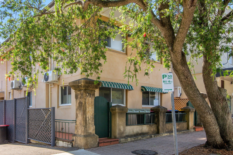 Exterior, Chic 1-bed Retreat Near Shops & Beach, Sydney