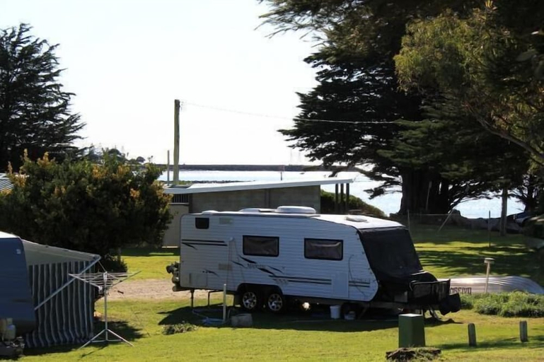 Others 4, Abel Tasman Caravan Park, Devonport