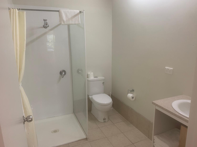 Bathroom 4, Te's Motel and Resort, Port Macquarie-Hastings - Pt A