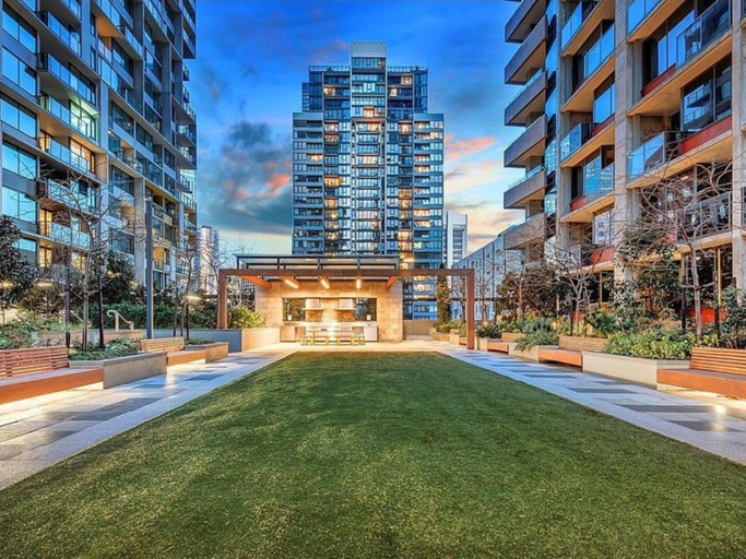 Exterior 5, Melbourne CBD 2bed With Gym, Sauna & Pool Access, Melbourne