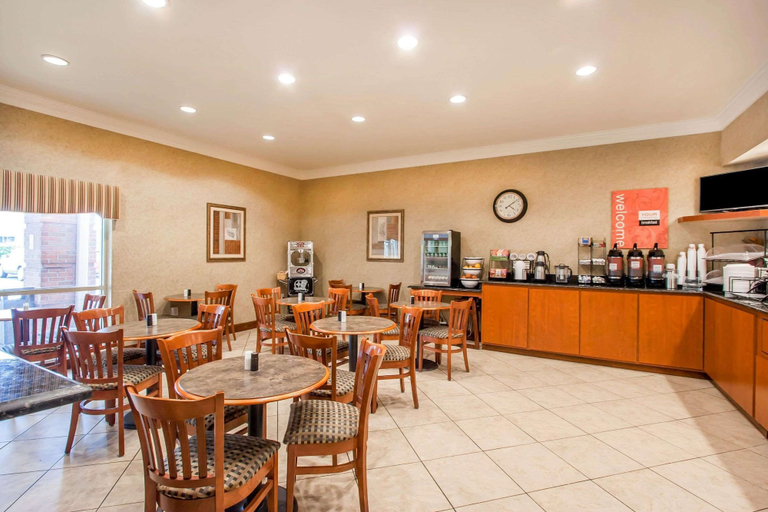 Food & Drinks 5, Quality Inn & Suites Germantown North, Shelby