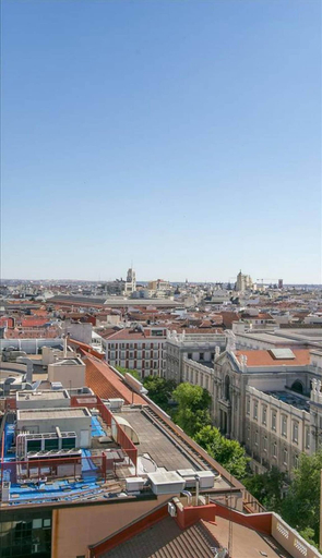 Room 3, Colon 902 in Madrid With 1 Bedrooms and 1 Bathrooms, Madrid