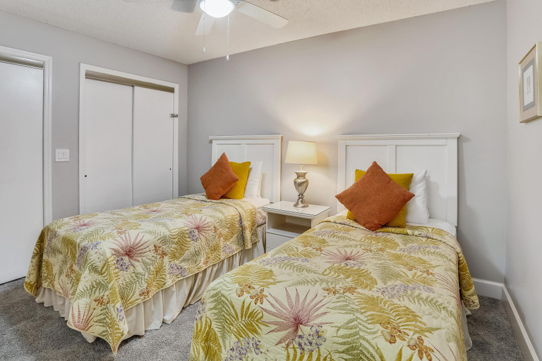 Bedroom 2, Emerald Isle 103, Pinellas