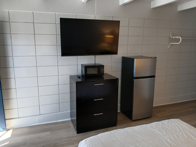 Room 3, Elita Inn, Polk