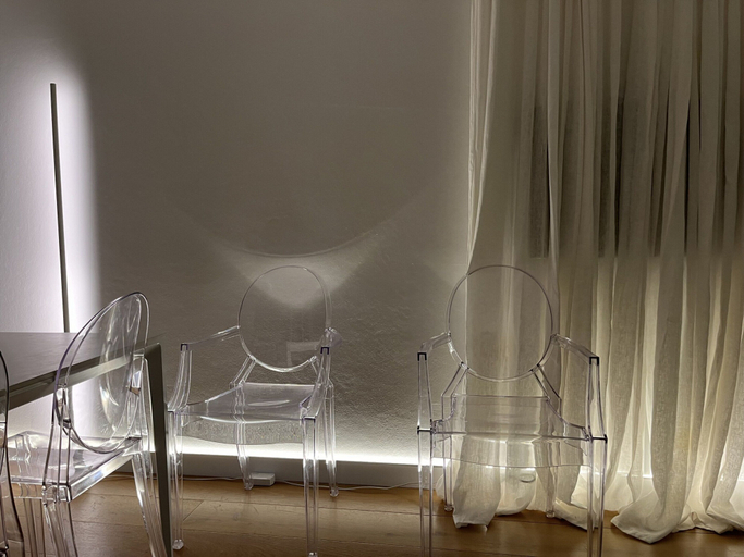 Dining 5, Cosy 1-Bed with Swimming Pool Facing Opera House, Sydney