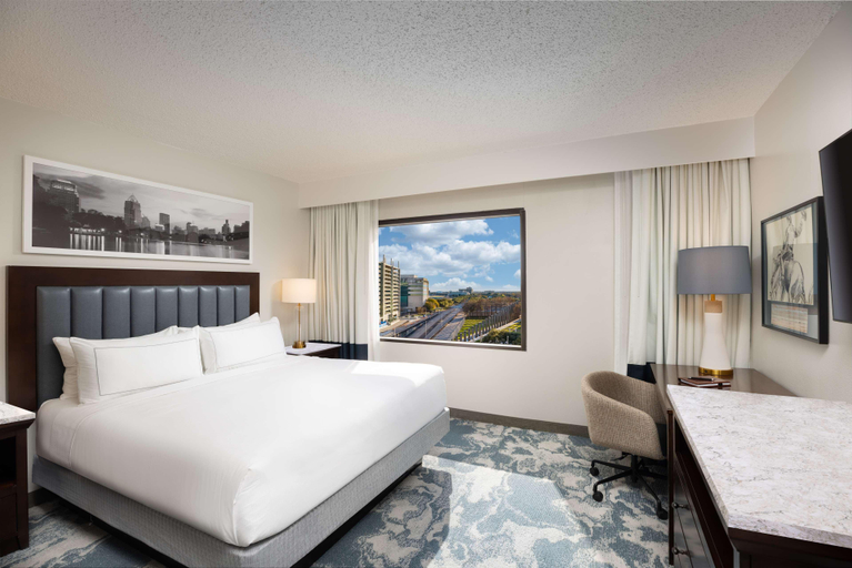 Bedroom 3, Doubletree By Hilton Houston Medical Center Hotel And Suites, Houston