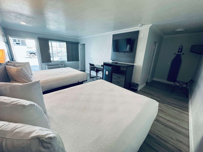 Bedroom 2, SureStay by Best Western Fresno Central, Fresno
