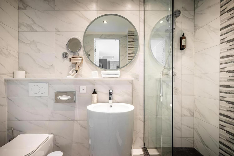 Bathroom 3, Hotel Jamingo, Antwerpen