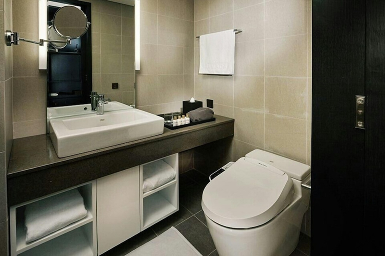 Bathroom 4, Ramada by Wyndham Gunsan, Gunsan