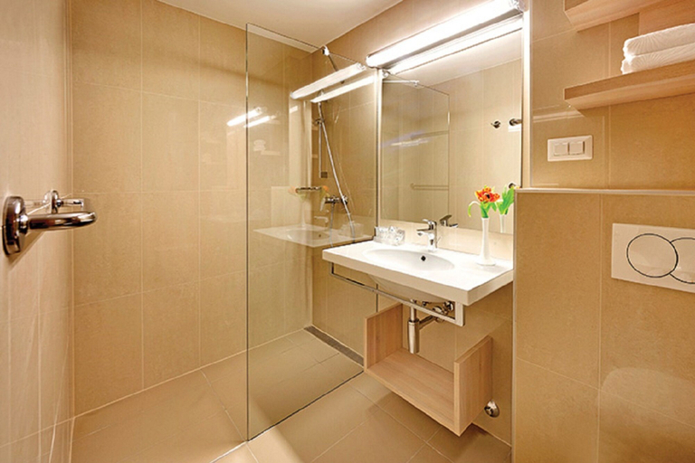 Bathroom 5, Valamar Tamaris Resort, Poreč