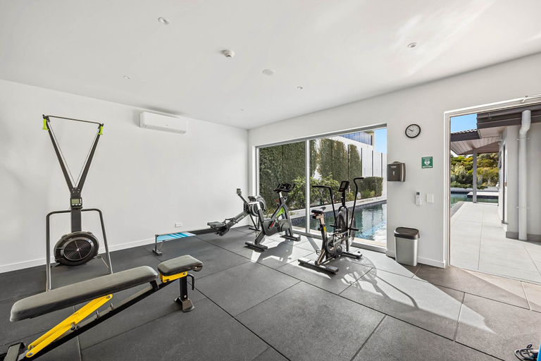 Spa treatment 4, Waterfront 2-bed Oasis - Pool, Steam, Jacuzzi, Gym, Caloundra - Kawana