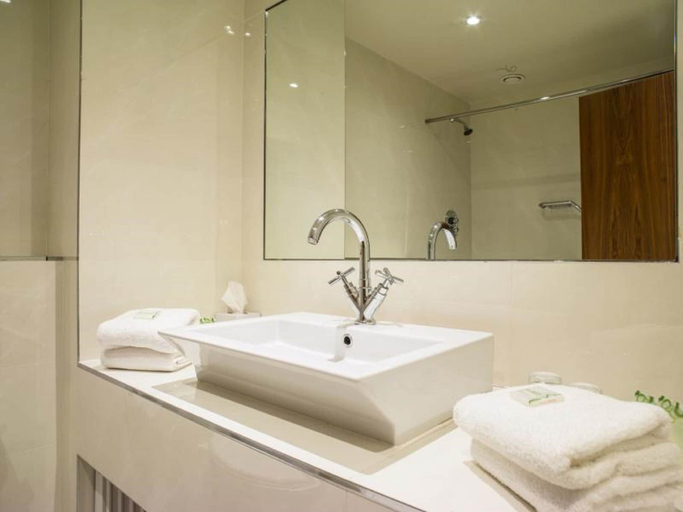 Bathroom 5, Ballyroe Lodge
