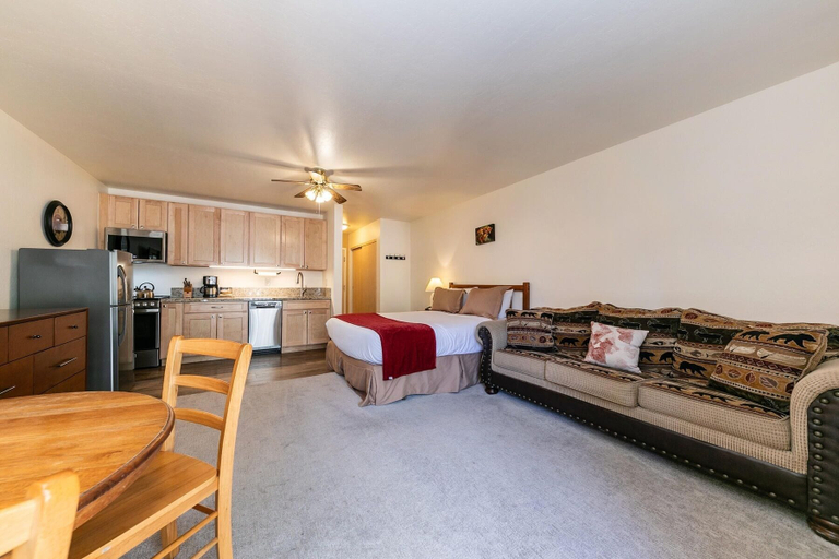 Interior 3, 117 Bldg B 1 Bedroom Condo, Nevada